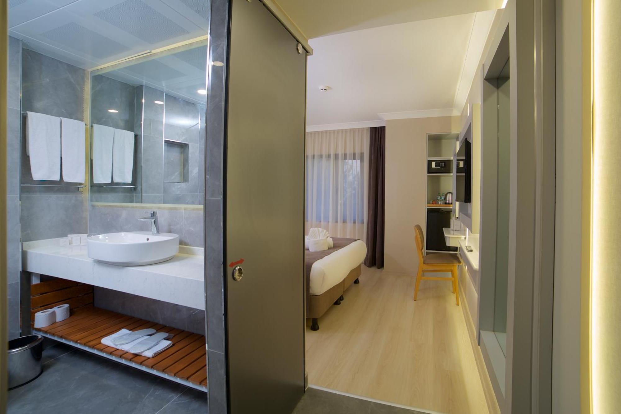 Hotel Bulvar Palas Стамбул Экстерьер фото
